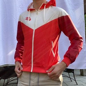 Nike Windrunner windbreaker red/orange